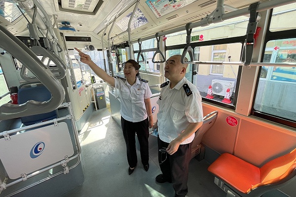 Bus driver brings passenger concerns to national stage