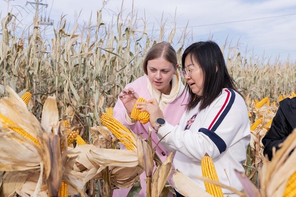 Intl students explore power of science in rural China