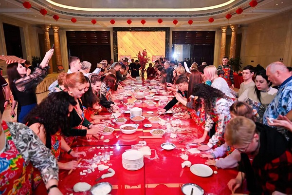 Chinese and Russian friends share New Year celebrations