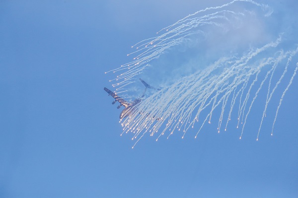 Massive crowds drawn to air show in Changchun