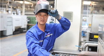 Deputy calls for strengthening of skilled personnel training
