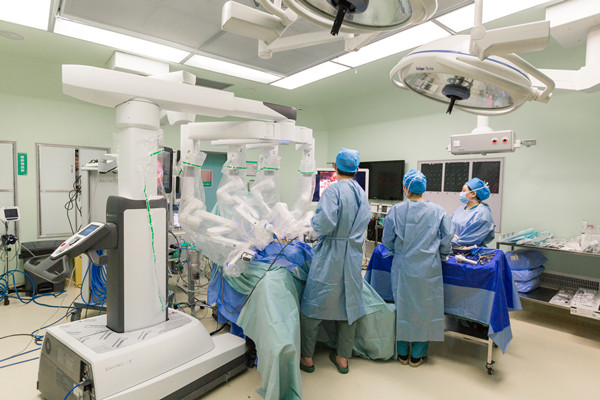 Jilin hospital marks progress in Da Vinci surgical robot application