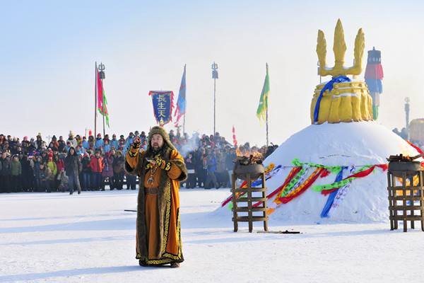 Winter fishing season opens in NE China's Jilin 