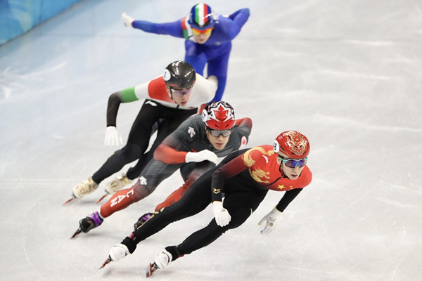 Chinese short track speed skaters win the country's first gold