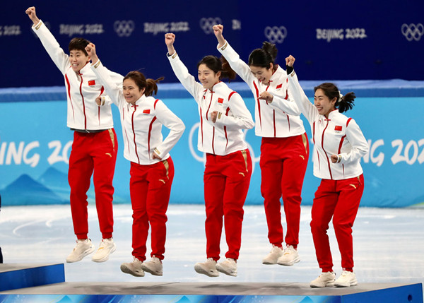 Team China wins bronze in women's 3000m relay