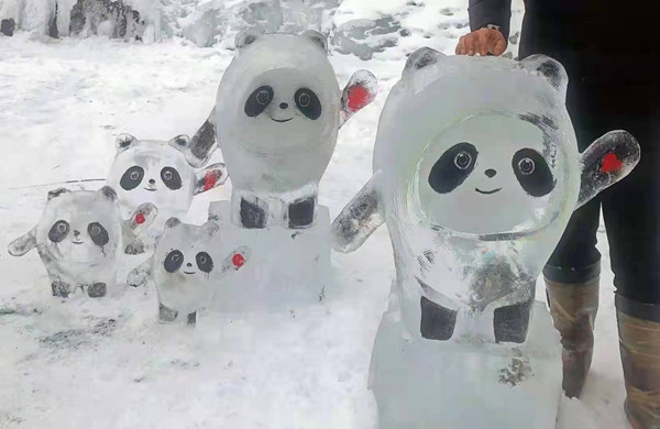 Jilin man makes cute icy versions of mascot Bing Dwen Dwen