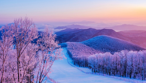 Ski resorts in Jilin province get set to open for business 