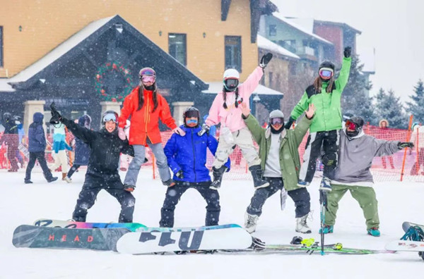 Jilin's ski resorts beckon winter sports lovers 