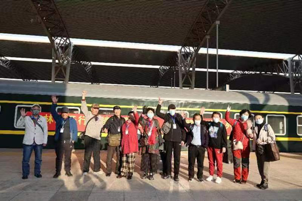 Jilin debuts tourist train linking East, South China 