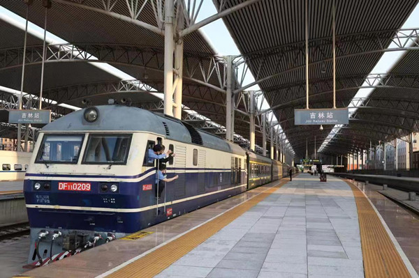 Jilin launches special tourist trains bound for Arxan 