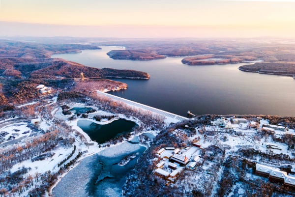 Jingyuetan National Scenic Area