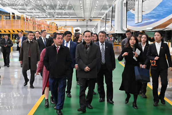 Vietnamese delegation visits CRRC Changchun in Jilin 