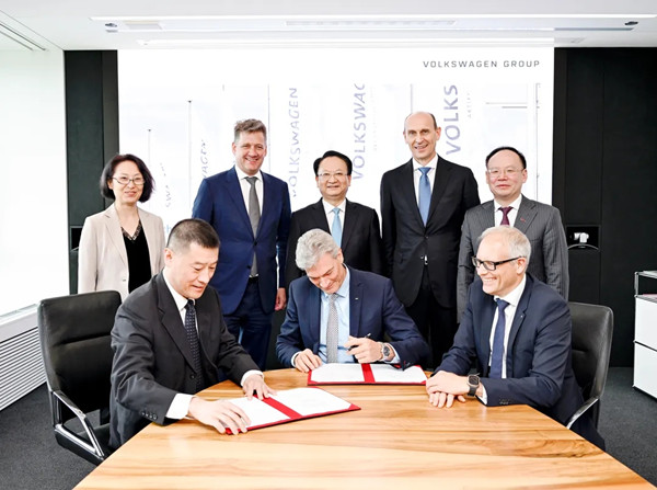 Jilin delegation signs accord in Germany with Volkswagen 