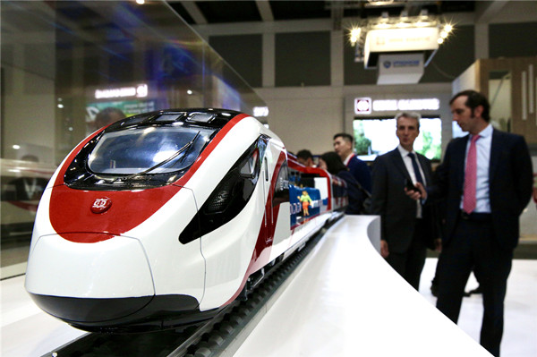 CRRC unveils hydrogen trains at InnoTrans show in Berlin