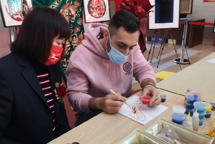 International students get an up-close look at Chinese opera