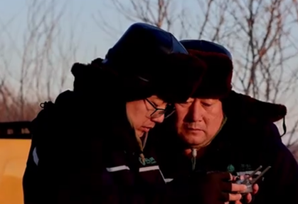 Indefatigable power worker in Jilin remains on the job 