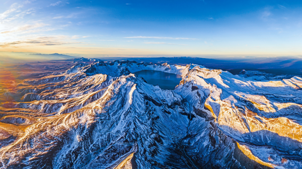 Jilin's Baishan city offers spectacular ice, snow events 