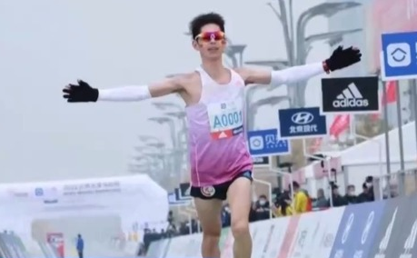 Chinese delivery man to chase Olympic dream