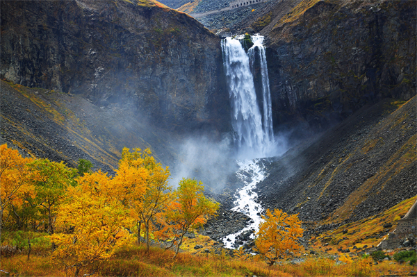 Changbai Mountain Grand Waterfall.jpg